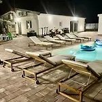 Villa Family Q & Kraljevica