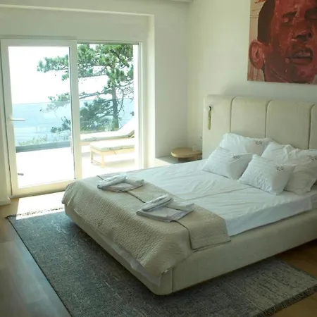 Family Q & Villa Kraljevica